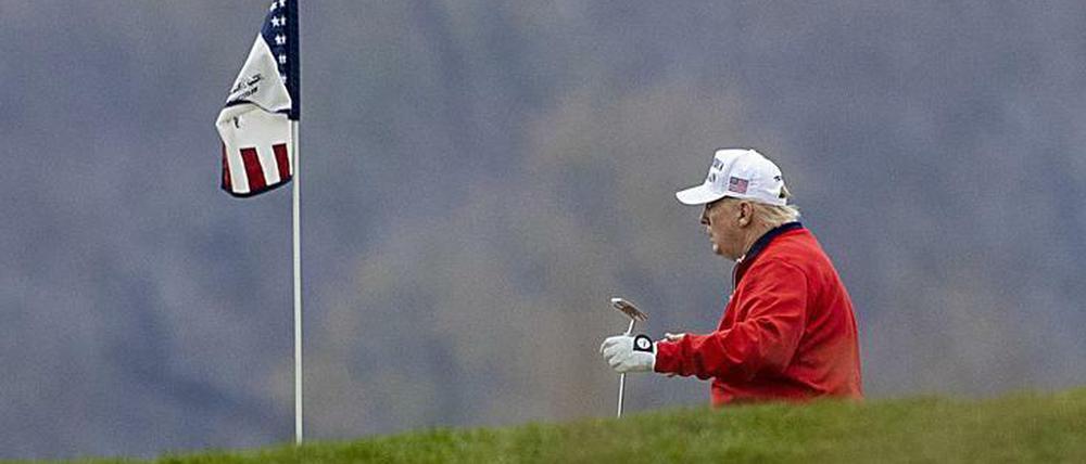 Donald Trump soll auch beim Golfen gemogelt haben.
