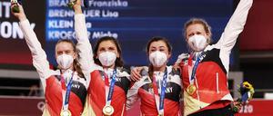 Gewohntes Bild. Deutsche Frauen mit Goldmedaillen, hier der goldene Vierer im Bahnradsport.