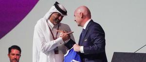 Brüder im Geiste. Fifa-Präsident Gianni Infantino (rechts) und Scheich Khalid Bin Khalifa Bin Abdulaziz Thani, Katars Premierminister.