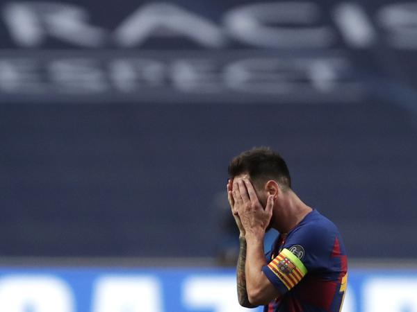 Nicht zum Ansehen. Für Lionel Messi und den FC Barcelona endete das Aufeinandertreffen mit den Bayern in einem Debakel.