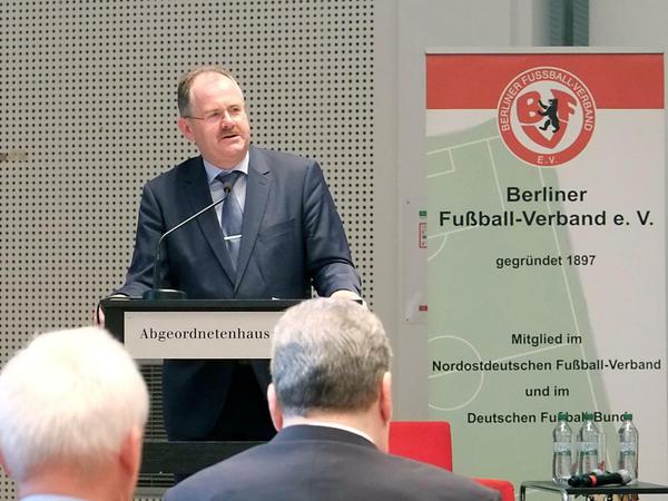 Muss Kritik von außen und innen hinnehmen: BFV-Präsident Bernd Schultz.