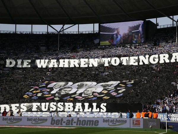 Totengräber des Fußballs. Die Hertha-Fans bezogen deutlich Stellung gegen das Konstrukt RB Leipzig.