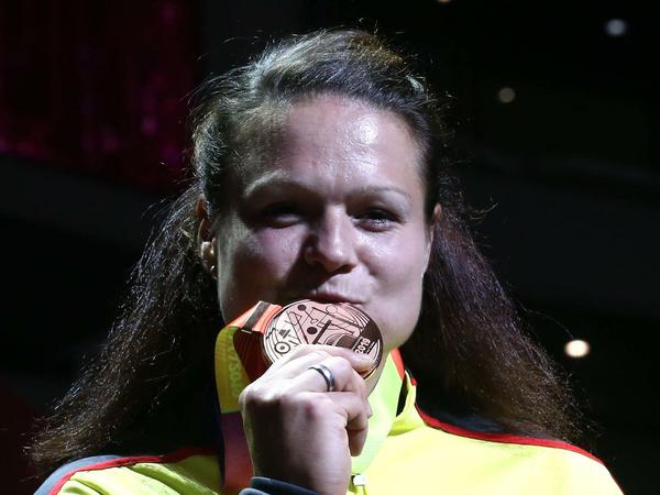 „Kleines Gold“: Für Christina Schwanitz ist die Bronzemedaille von Doha „die zweitwertvollste“ ihrer Karriere.
