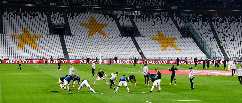 Italienische Verhältnisse wie hier beim Spiel Juventus Turin gegen Inter Mailand drohen nun auch in der Bundesliga.
