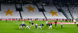 Italienische Verhältnisse wie hier beim Spiel Juventus Turin gegen Inter Mailand drohen nun auch in der Bundesliga.
