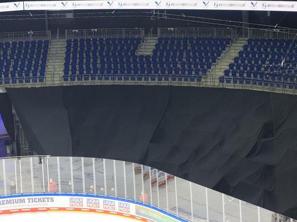 Zuletzt waren 2500 Zuschauer in der Mercedes-Benz-Arena erlaubt, die Hartmut-Nickel-Kurve blieb dicht.