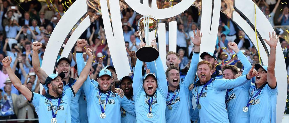 Debütantenball. England krönt sich erstmals zum Cricket-Weltmeister.
