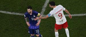 Zu schnell selbst für den Handshake. Messi stellte Lewandowski klar in den Schatten.