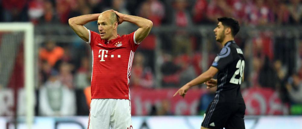 Verzweiflung pur: Auch Arjen Robben (l.) konnte die Niederlage des FC Bayern nicht abwenden.