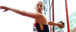 Julia Fischer, 25, wurde in diesem Jahr Deutsche Meisterin im Diskuswerfen. Die Freundin von Robert Harting erreichte in Peking mit 63,38 Meter im ersten Versuch das WM-Finale am Dienstag.