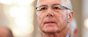 Franz Beckenbauer beruft sich in dem Skandal um womöglich veruntreute Gelder auf seine Unwissenheit.