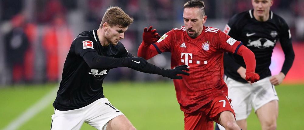 Timo Werner (li, RB Leipzig) gegen Franck Ribery (re, FC Bayern München).