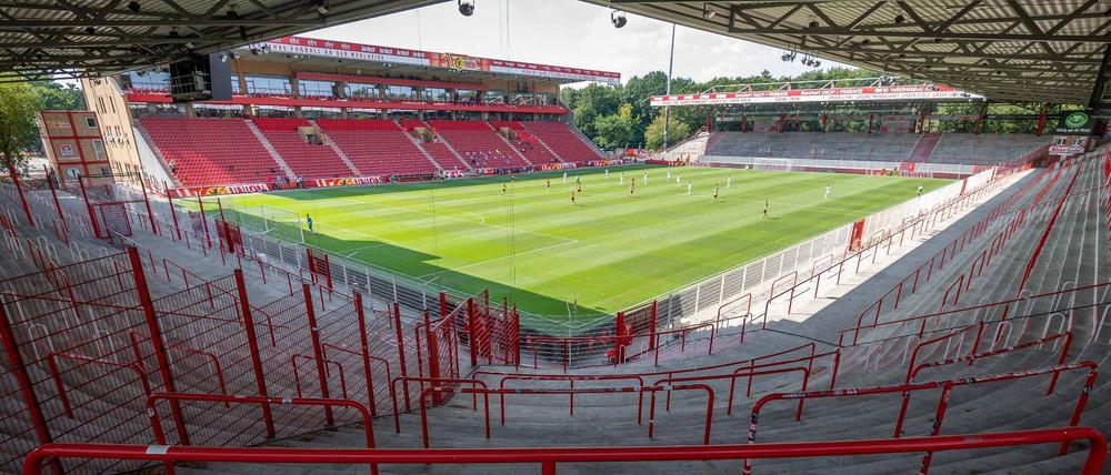 Im Stadion An der Alten Försterei findet am Ostersonntag das Derby zwischen dem 1. FC Union und Hertha BSC statt. 