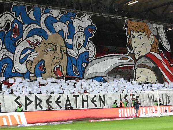 Bilder wie dieses vom ersten Bundesliga-Derby wird es Ostersonntag nicht geben. 