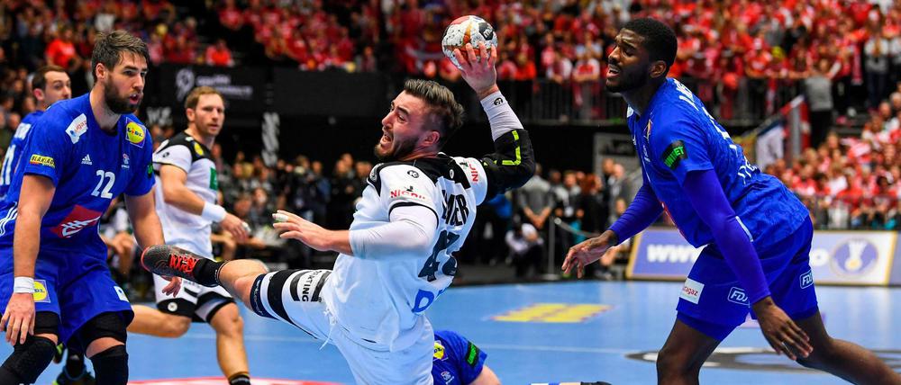 Viele haben dem Nationalteam zugeschaut, doch ändert das etwas für den Handball. Jannik Kohlbacher (Mitte) bei der WM im Spiel um Platz drei gegen Frankreich.