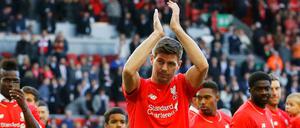 Bewegender Abschied: Liverpool-Ikone Steven Gerrard bedankt sich beim Publikum an der Anfield Road vor seinem letzten Heimspiel am Samstag gegen Crystal Palaca.