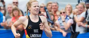 Vielleicht mal Triathlon? Für Laura Lindemann kein Problem, sie wurde im Juli in Hamburg Dritte.