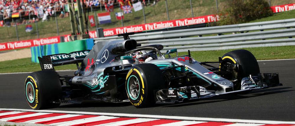 Lewis Hamilton fährt in Ungarn vorneweg.