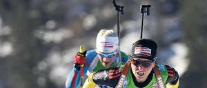 Ältere Frau voraus. Die 35-jährige Andrea Henkel (vorne) startet heute in Östersund in ihre letzte Biathlon-Saison. 