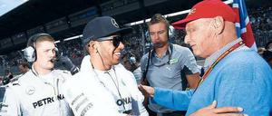 Wie Vater und Sohn. Niki Lauda (rechts) holte Lewis Hamilton zu Mercedes und pflegt seither eine äußerst innige Beziehung zum Briten. 