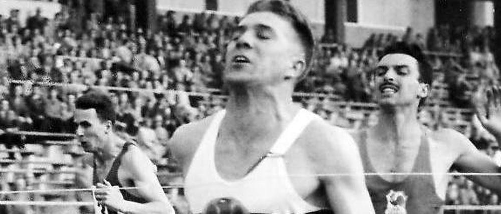Ein Mann, zwei Wunder. Sprinter Heinz Fütterer im Jahr 1954. 
