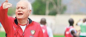 Otto Pfister, 76, arbeitet seit 1972 als Trainer in Afrika und anderen Kontinenten. Zuletzt betreute er den Verein Al-Merrikh Khartum im Sudan. 
