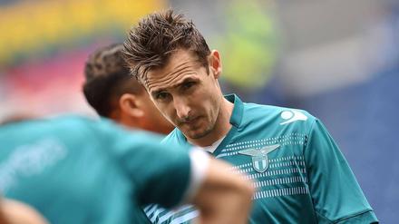 Schlecht in Tritt gekommen. Beim italienischen Supercup waren Klose und Lazio chancenlos gegen Caceres und Juventus Turin – der Klub aus Rom verlor 0:2.