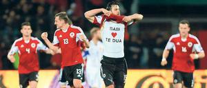 Deutsch-albanische Liebe. Mergim Mavraj wurde in Hanau geboren und spielte auch für die deutsche U 21 – seit 2012 gehört sein Herz jedoch fußballerisch dem Land seiner Eltern. 