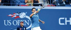 Kein Jahr für große Sprünge. Novak Djokovic quält sich durch die aktuelle Saison. In Wimbledon und bei den Olympischen Spielen in Rio de Janeiro schied der Weltranglistenerste früh aus, in New York will er seinen Titel unbedingt verteidigen.