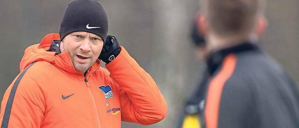 Pal Dardai, 40, ist seit Februar 2015 Trainer von Hertha BSC. Der Ungar bestritt für Hertha 286 Bundesligaspiele, mehr als jeder andere Fußballer. Foto: dpa/Jensen