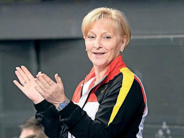 Ulla Koch, 61, ist seit 1005 Cheftrainerin der deutschen Turnerinnen. 2016 wurde sie mit dem Gleichstellungspreis des Deutschen Olympischen Sportbunds ausgezeichnet.