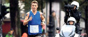 Philipp Pflieger zeigte beim Berlin-Marathon lange eine starke Leistung. Doch dann verließen ihn die Kräfte.