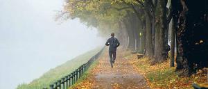 Wenn die Seele im Herbst schwermütig wird, kann das Laufen helfen.