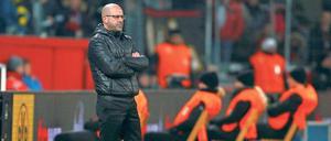 Dortmunds Trainer Peter Bosz und sein Team spielen im neuen Jahr bestenfalls noch in der Europa League mit. 