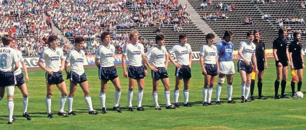 Blau-Weiß 90 spielte in der Saison 1986/1987 unter anderem gegen den FC Bayern München in der Bundesliga. 