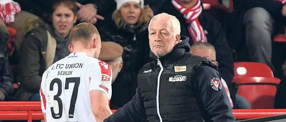Sand im Getriebe. In Kaiserslautern setzte André Hofschneider seinen Abwehrchef Toni Leistner überraschend auf die Bank. Unions Trainer ist aufgrund seiner schwachen Bilanz nicht mehr unumstritten. 