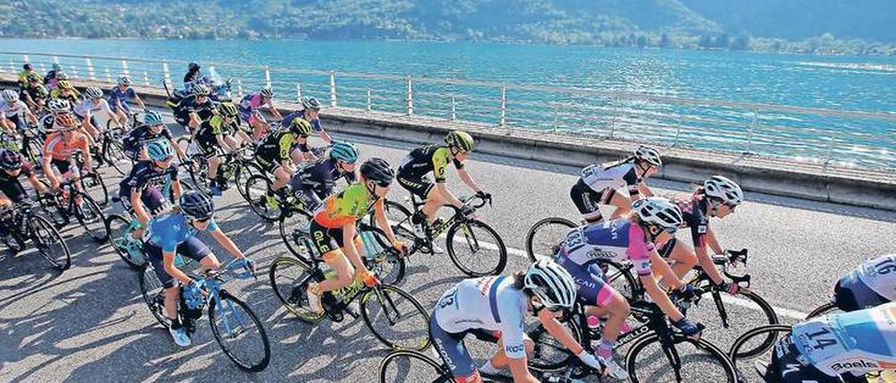 Ein-Tages-Rennen. Die Frauen fuhren am Dienstag ihre offizielle Tour de France. Mit dem was sich „Donnons elles au Velo J-1“ vorstellen, hatte das aber nichts zu tun.