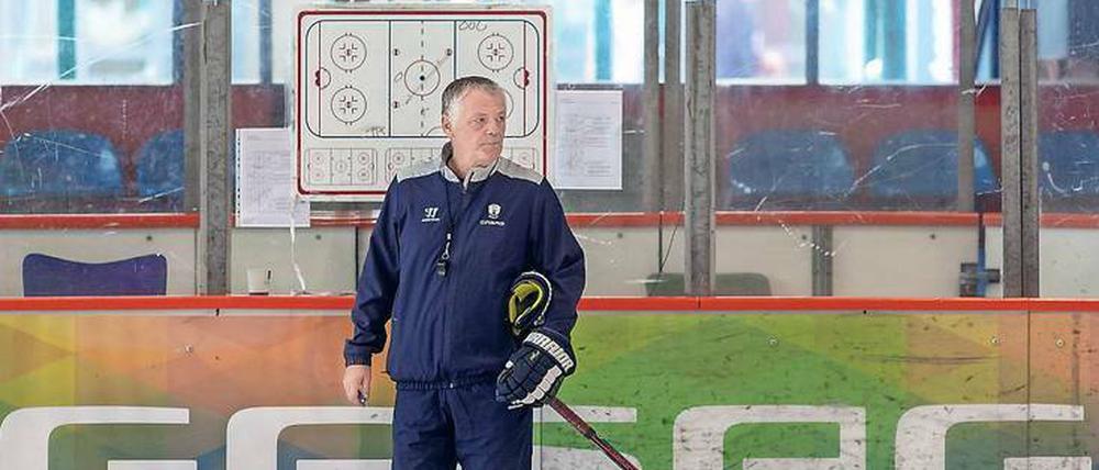 Clement Jodoin, 66, ist vor der Saison vom Assistenz- zum Chefcoach der Eisbären aufgestiegen. Der Kanadier hat lange Zeit erfolgreich in der NHL gearbeitet, unter anderem war er zwölf Jahre Co-Trainer bei den Montreal Canadiens. 
