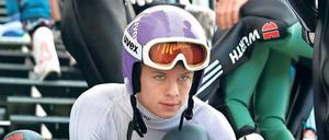 Sitzen geblieben. Olympiasieger Andreas Wellinger ist für das Mannschaftsspringen an diesem Samstag in Wisla nicht nominiert worden.
