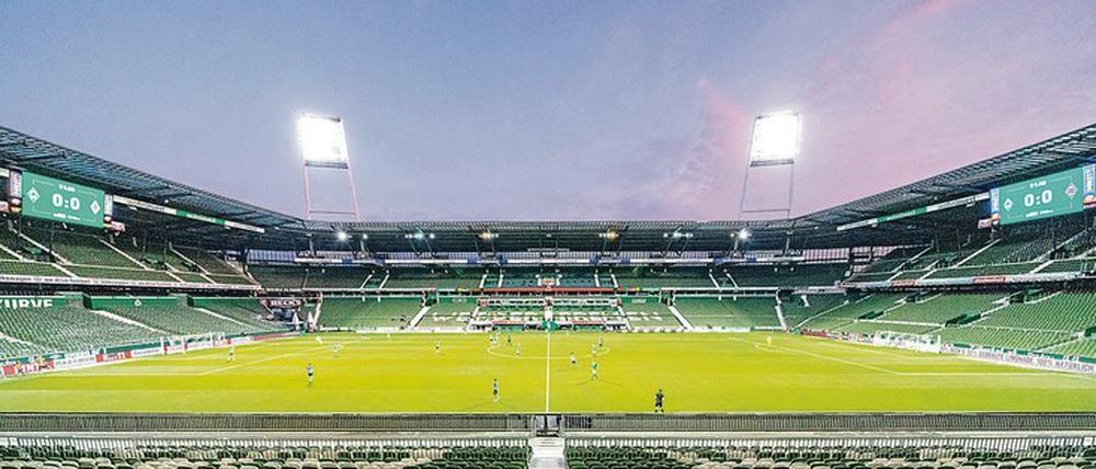 Wohnzimmerbeleuchtung. Im Weserstadion gelangen den Bremern schon einige Wunder. Am Samstag gegen Köln muss das nun aber ohne Zuschauer klappen.