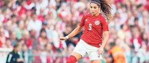 In der Kritik. Die dänische Nationalspielerin Nadia Nadim ist Botschafterin der WM der Männer in Katar.