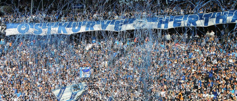 Spannungen in der Kurve. Von blau-weißer Glückseligkeit wie in vorpandemischen Zeiten kann in der Fanszene von Hertha BSC derzeit keine Rede sein.
