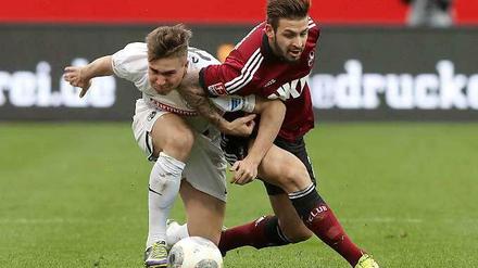 Mit Hängen und Würgen: Der 1. FC Nürnberg und der SC Freiburg kämpfen um den Klassenerhalt.