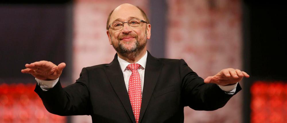 Chefdiplomat und Messias. FC-Fan Martin Schulz könnte bestimmt auch Kanzler.