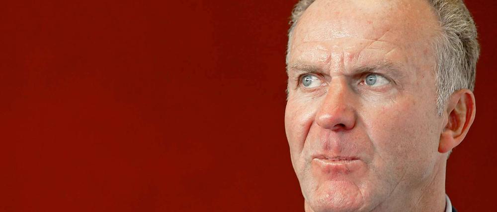 Bayerns Vorstandsvorsitzender Karl-Heinz Rummenigge ist unzufrieden mit dem Auftritt der Mannschaft. 