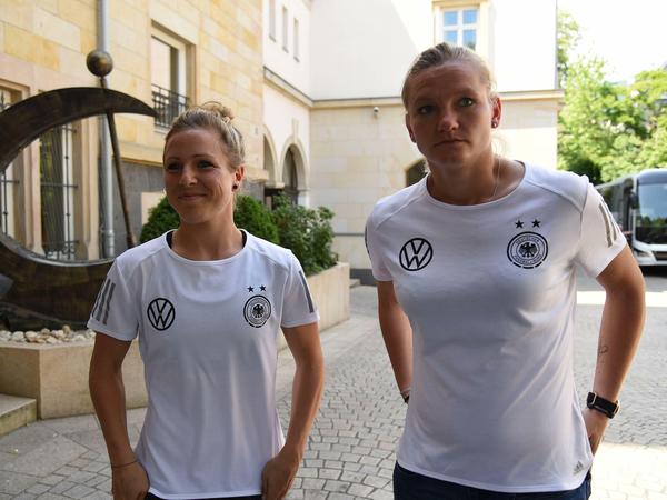 Spielführerrinnen. Alexandra Popp (rechts) und Co-Kapitänin Svenja Huth.