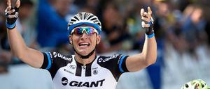 Starker Einstand: Marcel Kittel auf der Zieleinfahrt der ersten Tour-de-France-Etappe.