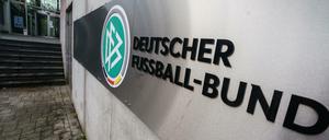 Der DFB braucht eine ganz neue Führungsriege und muss aufarbeiten, was in den vergangenen Jahren schief gelaufen ist.