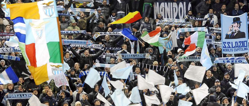 Lazio-Fans (Archivbild) sind mal wieder negativ aufgefallen.