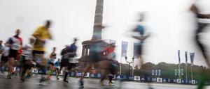 Beim Berlin-Marathon laufen jedes Jahr Zehntausende Menschen durch die Innenstadt. 